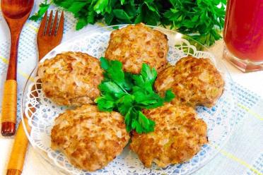 Serbian Grilled Meat Cutlets