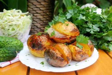 Foil-Baked Coal Potatoes with Lard and Garlic