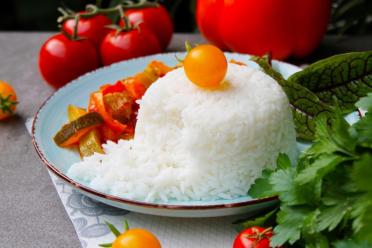Steamed Rice: Fluffy and Nutritious