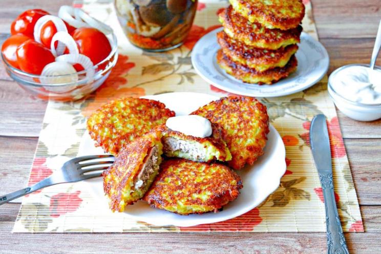 Hearty Belarusian Potato Pancakes with Meat