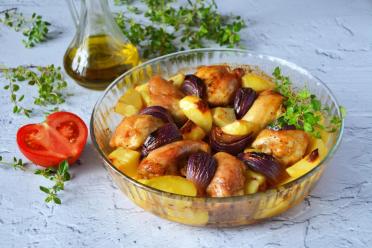 One-Pan Aromatic Chicken Thighs with Potatoes
