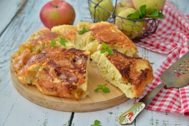 Quick Caramelized Apple Skillet Pie