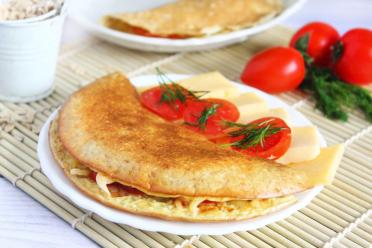 Cheesy Tomato Oatmeal Pancake: A Quick, Healthy Breakfast