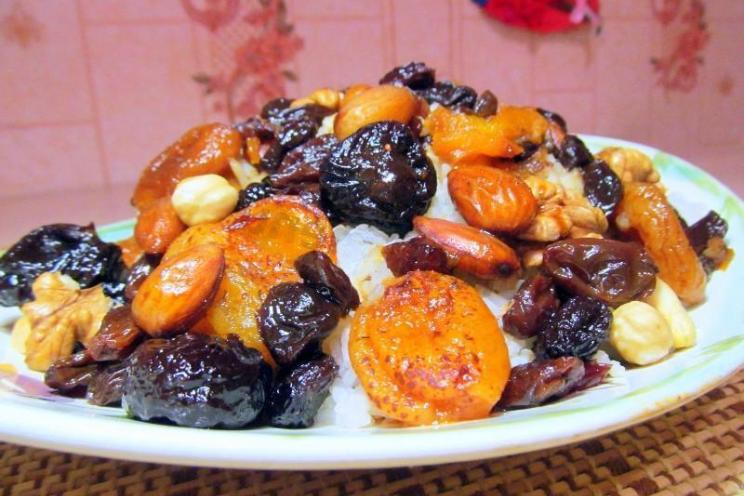 Sweet Armenian Pilaf with Dried Fruits Sweet Armenian Pilaf with Dried Fruits