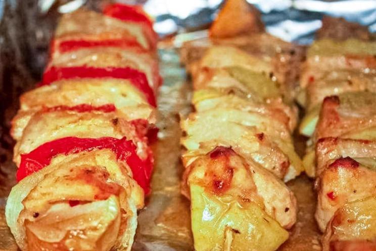 Oven-Baked Pork Skewers with Onion Marinade Oven-Baked Pork Skewers with Onion Marinade