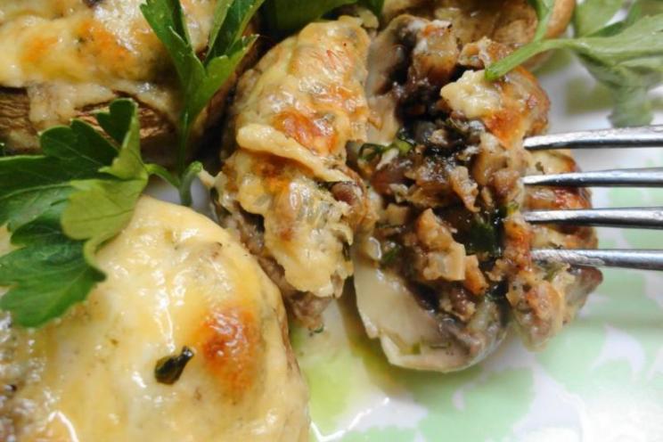 Cheesy Baked Stuffed Mushrooms