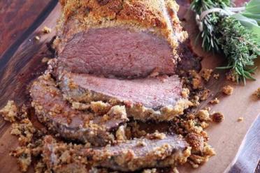 Spicy Bread-Crusted Beef Bake