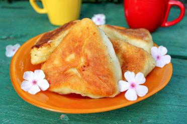 Fast Skillet Pies with Kefir Dough
