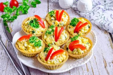 Cheese and Cucumber Tartlets