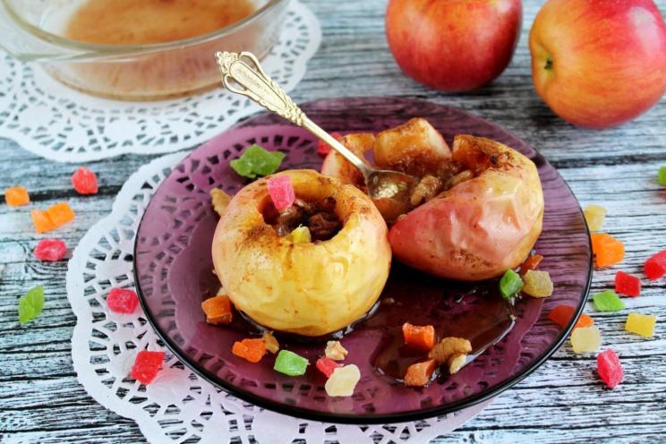 Microwave-Baked Honey Cinnamon Apples with Walnuts