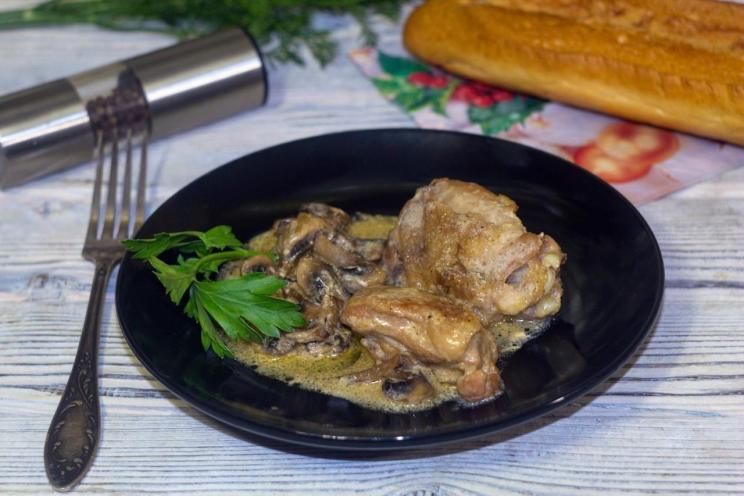 Pan-Seared Chicken with Mushrooms and Peppers