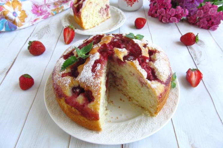 Coconut Strawberry Delight Cake