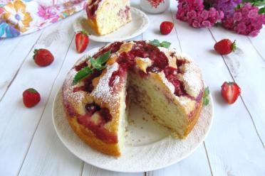 Coconut Strawberry Delight Cake