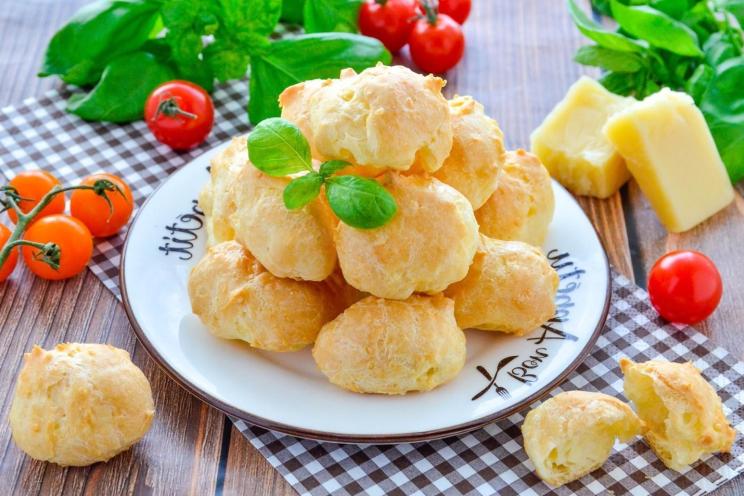 Cheese-Filled Custard Buns