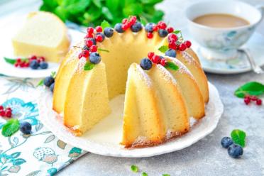 Quick and Easy Egg-Free Kefir Cake