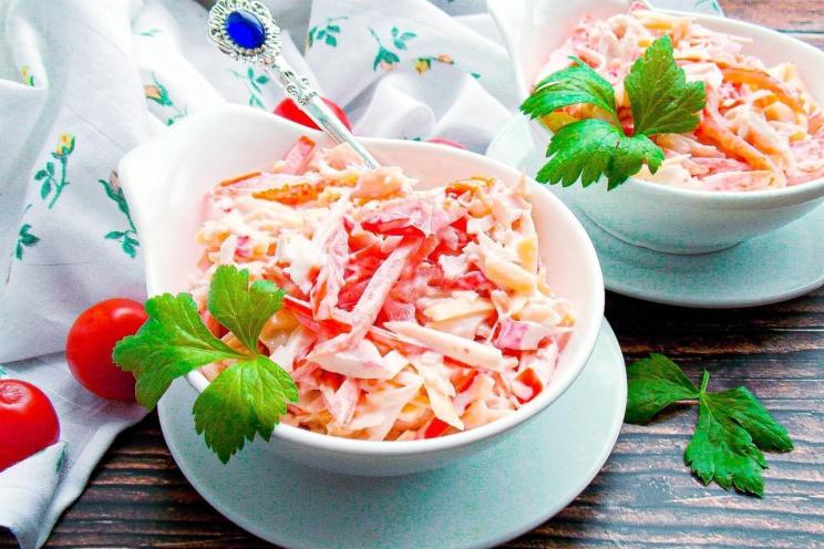 Colorful Crab Stick and Bell Pepper Salad Colorful Crab Stick and Bell Pepper Salad