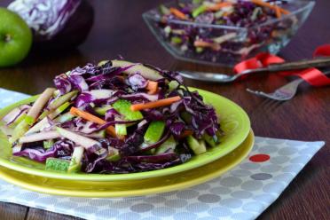 Detox Cabbage Salad with Zesty Dressing