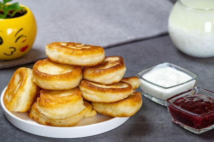 Fluffy Yogurt Pancakes Without Yeast