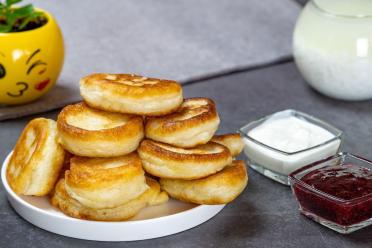 Fluffy Yogurt Pancakes Without Yeast