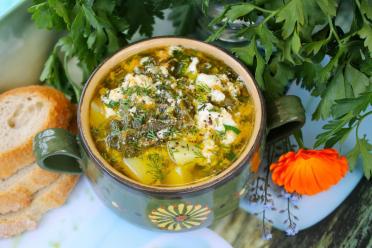 Tangy Sorrel Soup with Egg