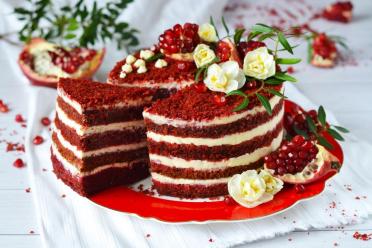Easy Red Velvet Cake with Cream Cheese Frosting