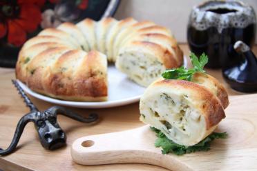 Chicken and Cheese Jellied Pie