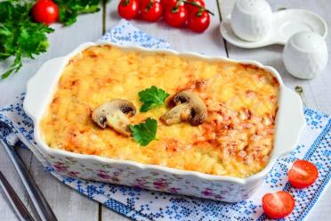 Cheesy Baked Chicken and Mushrooms