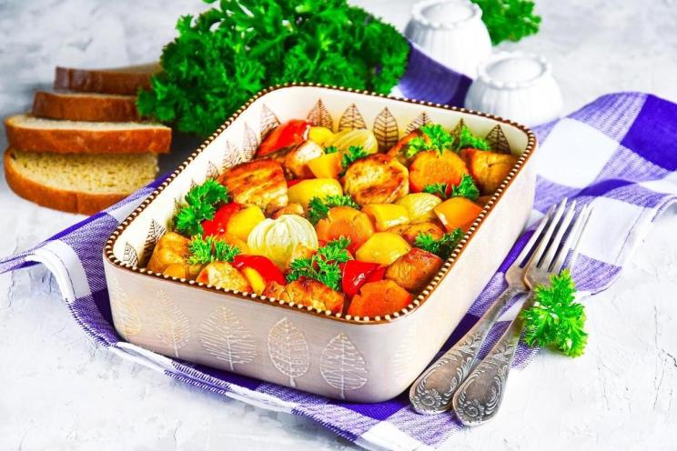 Easy Oven-Roasted Pork with Juicy Potatoes