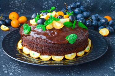 Quick & Easy Holiday Chocolate Cake