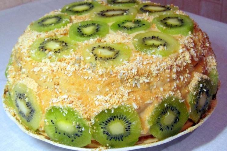 Kiwi Banana Sponge Cake Delight