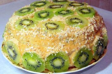 Kiwi Banana Sponge Cake Delight