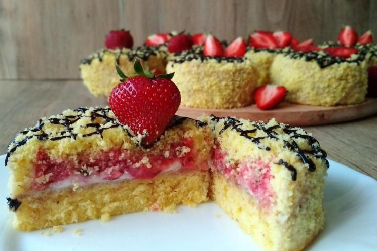 Strawberry Banana Cream Brownies in Under an Hour Strawberry Banana Cream Brownies in Under an Hour