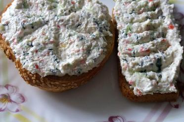 Cottage Cheese Pâté with Cucumbers and Crab Sticks: A Simple, Healthy Snack