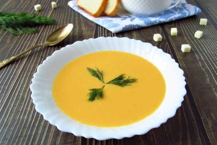 Creamy Chicken and Cheese Soup