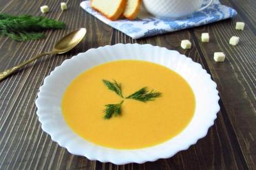 Creamy Chicken and Cheese Soup