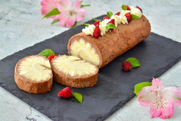 Marbled Sponge Roll with Hurricane Cream Marbled Sponge Roll with Hurricane Cream