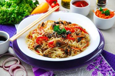 Asian-Style Funchoza with Mushrooms and Veggies