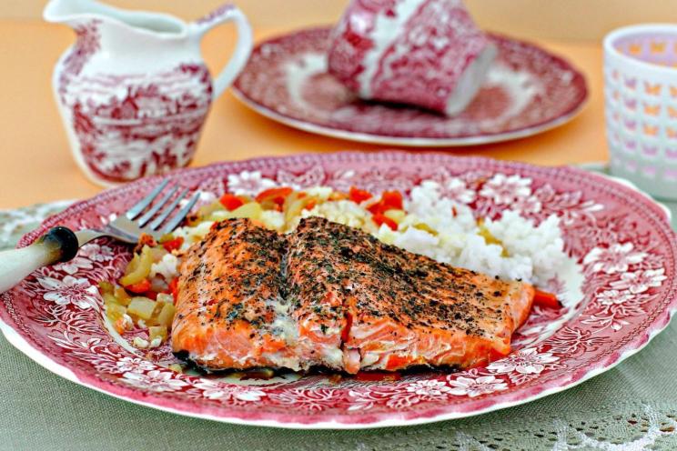 Oven-Baked Juicy Pink Salmon Fillet Oven-Baked Juicy Pink Salmon Fillet