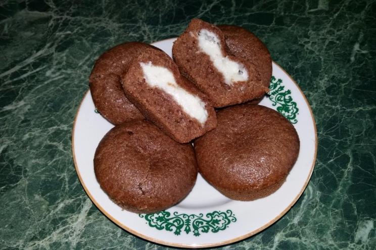 Surprise-Filled Chocolate Cupcakes Surprise-Filled Chocolate Cupcakes