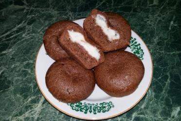 Surprise-Filled Chocolate Cupcakes