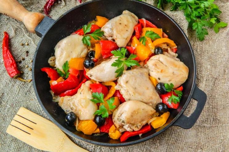 Pan-Seared Chicken Thighs with Veggies