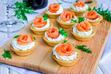 Quick & Easy Salmon and Cheese Tartlets
