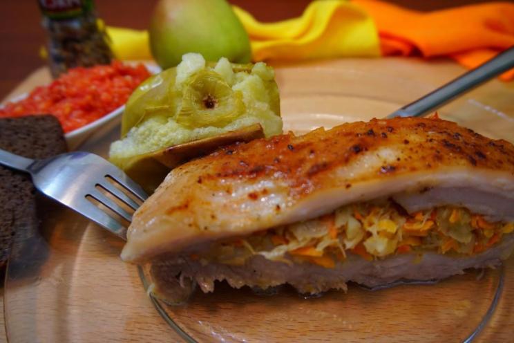 Oven-Baked Pork Belly with Sauerkraut and Apples Oven-Baked Pork Belly with Sauerkraut and Apples