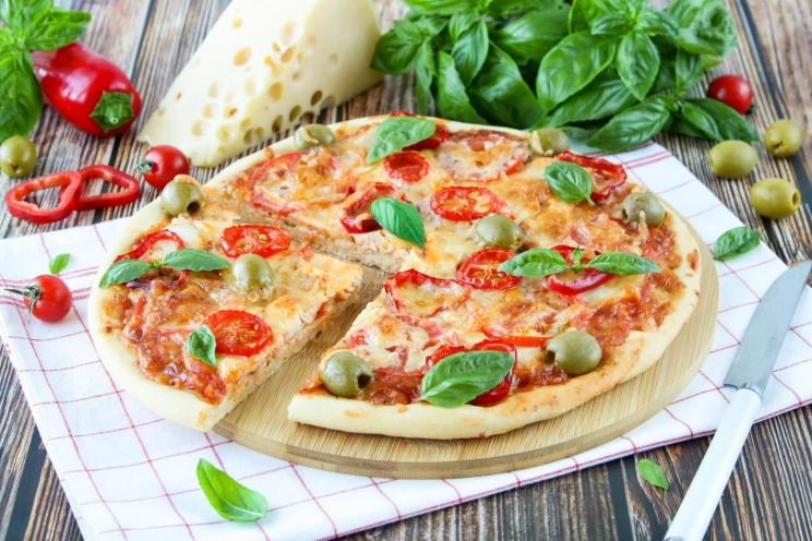Perfect Pizzeria-Style Yeast Pizza at Home Perfect Pizzeria-Style Yeast Pizza at Home