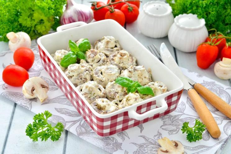 Baked Mushrooms in Sour Cream Sauce