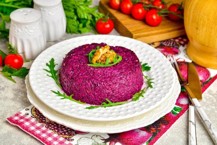 Festive Beetroot Salad with Garlic and Walnuts
