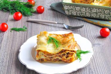 Classic Meat Lasagna Delight