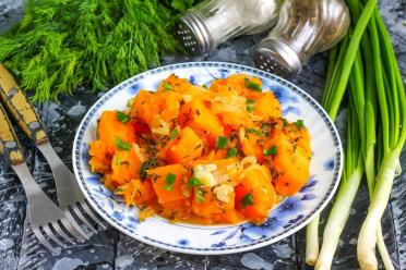 Herbed Pumpkin Stew with Onions
