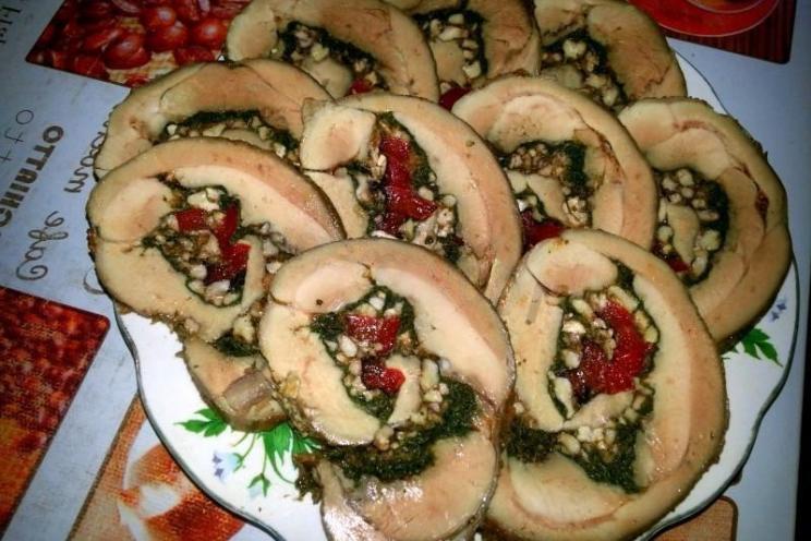Healthy Turkey Spinach Nut Roll