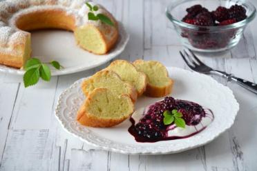 Egg-Enriched Semolina Cake